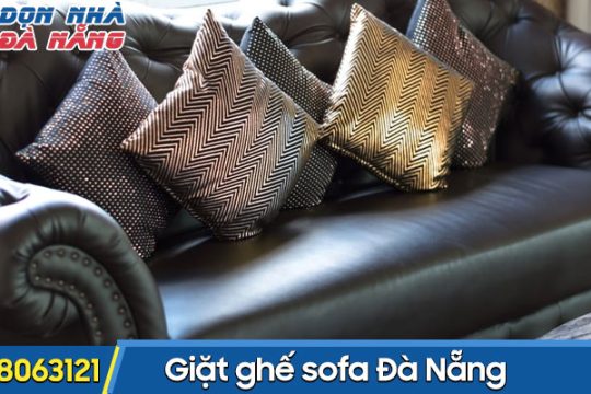 làm sạch sofa da bị mốc